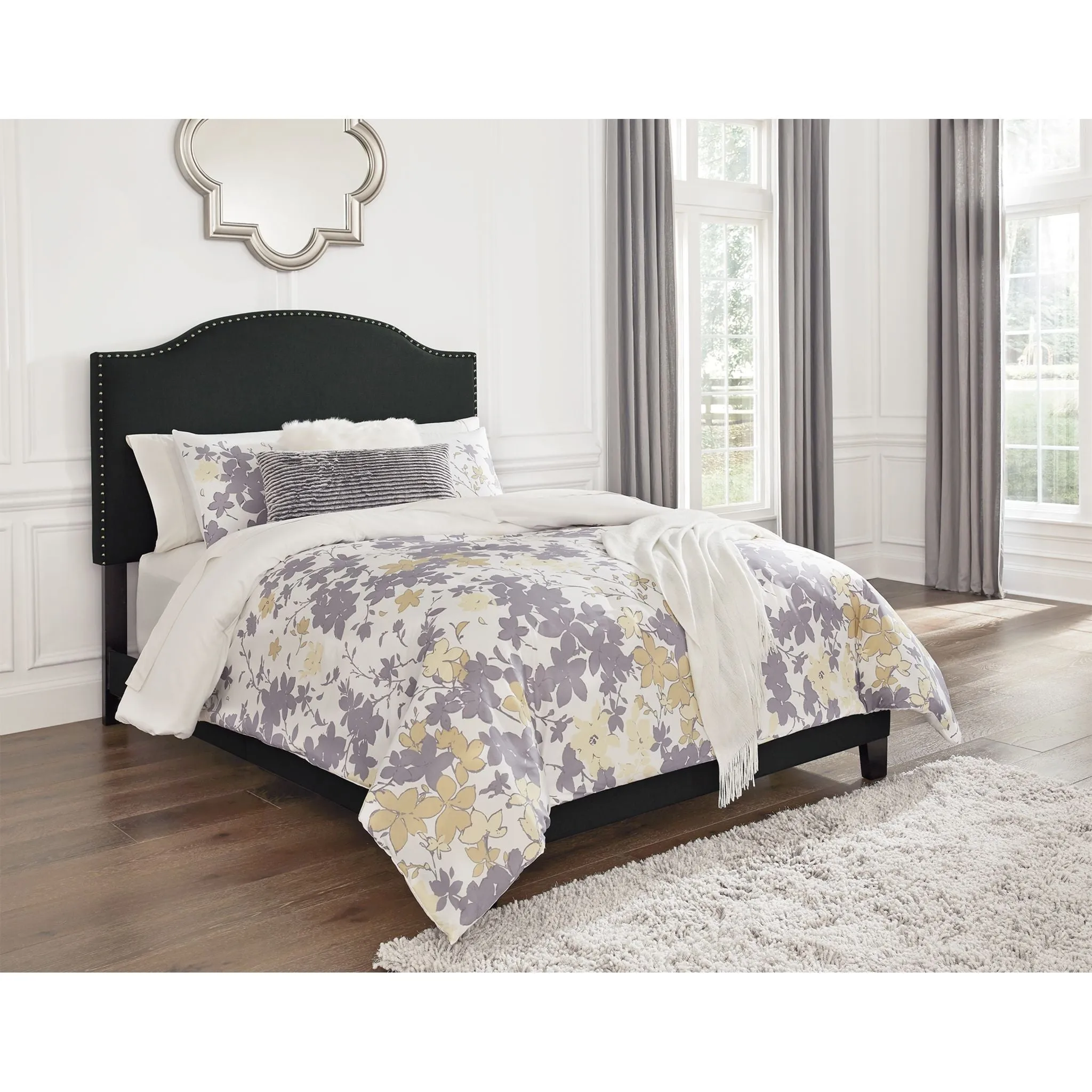 Adelloni 3 Piece Upholstered Bed