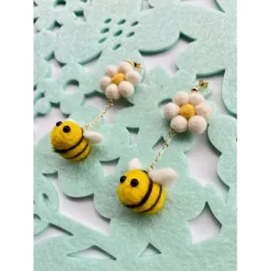 Honey Loom Designs: Buzzing Bee Earrings