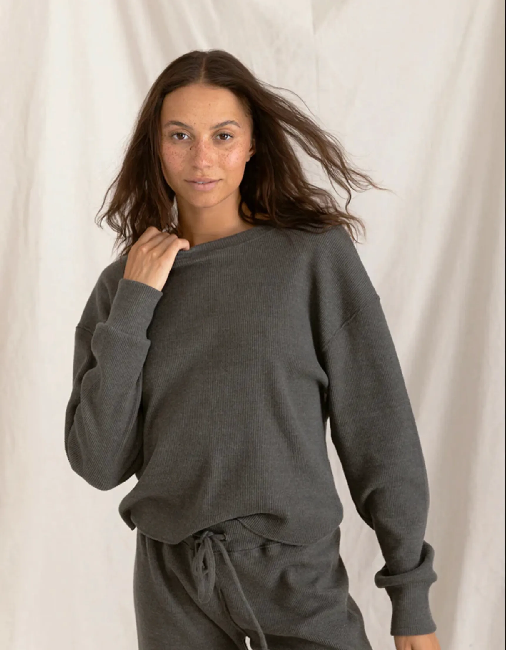 Isla Cozy Ribbed Pullover in Charcoal