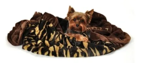 Luxurious Western Red Blanket Cats and Dogs