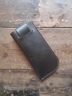 SUNGLASSES CASE in Black